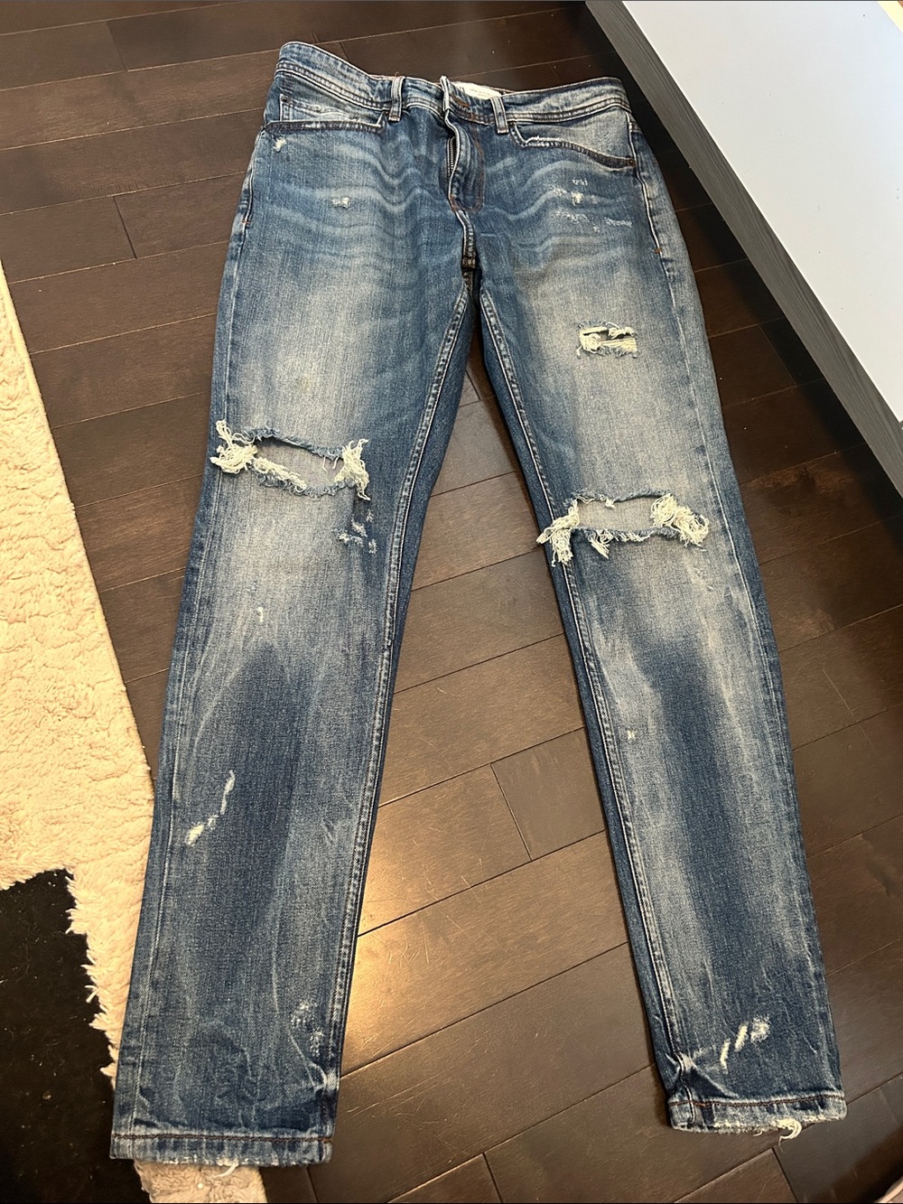 Zara Men’s Skinny Distressed Y2K Jeans